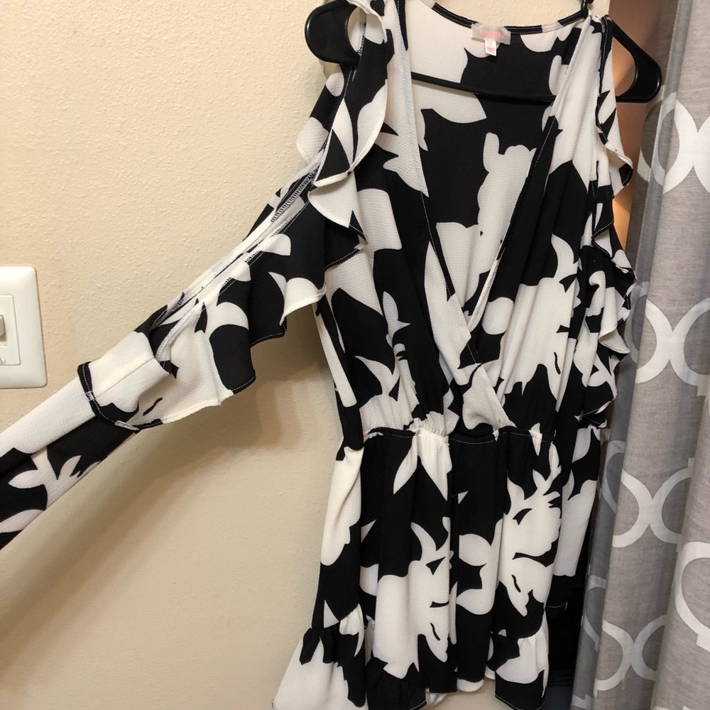 🎀black and white Romper🎀